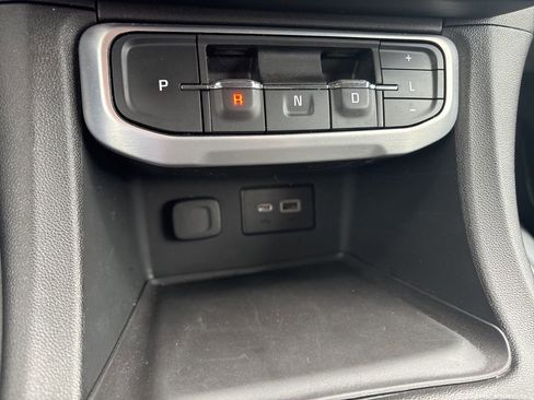 Certified 2023 GMC Acadia SLE w/ Driver Convenience Package image 20