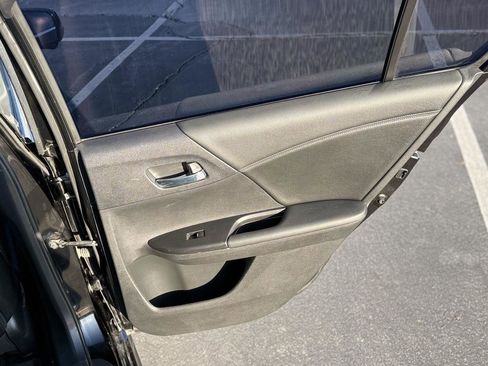 Used 2015 Honda Accord Touring image 29