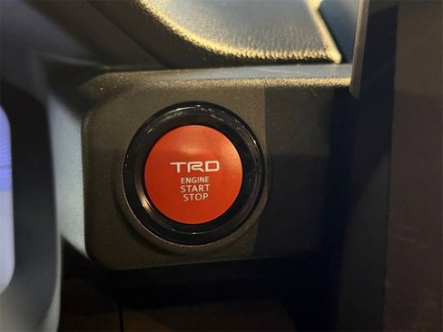Certified 2025 Toyota Tacoma TRD Off-Road image 25