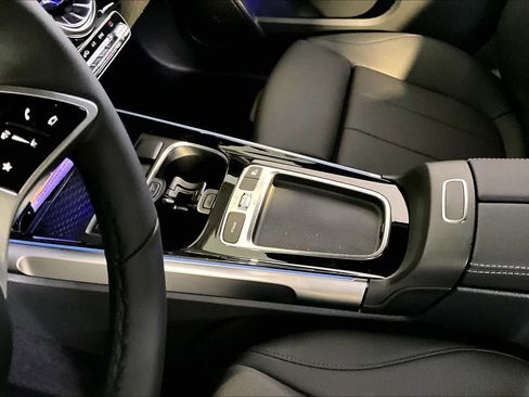 New 2026 Mercedes-Benz GLB 250 4MATIC image 10