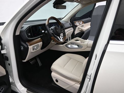 Used 2022 Mercedes-Benz GLS 450 4MATIC image 11