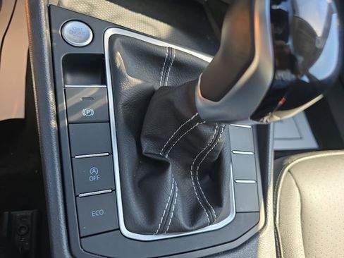 Used 2024 Volkswagen Jetta SE w/ Panoramic Sunroof Package image 28