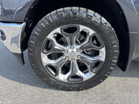 Used 2019 RAM 1500 Limited AWD/4WD image 12