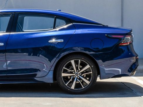 Used 2023 Nissan Maxima SV w/ Floor Mat Group FWD image 17