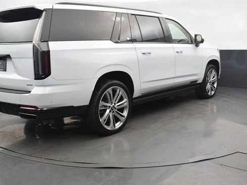 Certified 2026 Cadillac Escalade ESV Sport w/ Touring Package AWD/4WD image 6