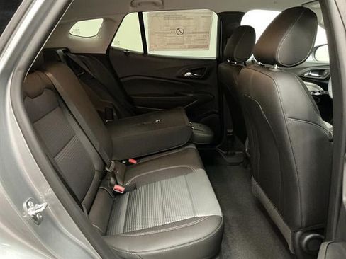 New 2026 Chevrolet Trax LT w/ LT Convenience Package FWD image 27
