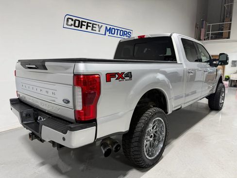 Used 2019 Ford F250 Platinum w/ Platinum Ultimate Package AWD/4WD image 6