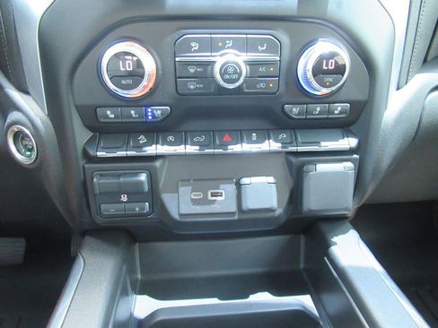 Used 2021 GMC Sierra 1500 SLT w/ SLT Premium Package AWD/4WD image 28