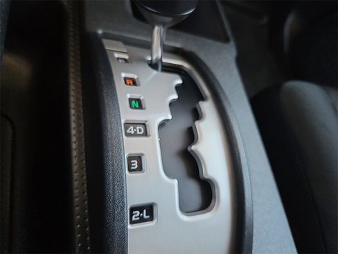 Used 2011 Toyota FJ Cruiser 4WD image 15