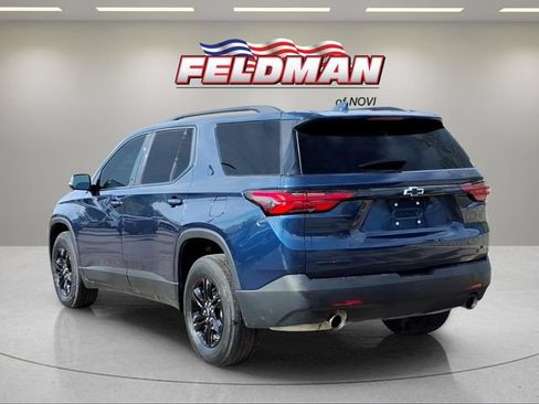 Used 2023 Chevrolet Traverse LT FWD image 3
