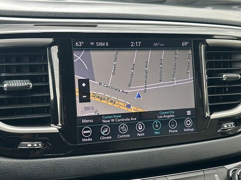 Used 2020 Chrysler Pacifica Touring-L w/ Premium Audio Group image 24