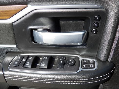 Used 2024 RAM 2500 Laramie w/ Safety Group AWD/4WD image 15