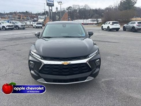 Used 2025 Chevrolet Blazer LT image 2