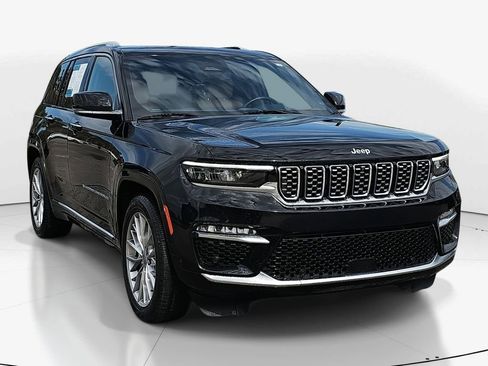 Used 2023 Jeep Grand Cherokee Summit w/ Luxury Tech Group V image 2