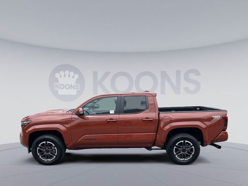 Used 2025 Toyota Tacoma TRD Sport w/ TRD Sport Premium Package AWD/4WD image 2
