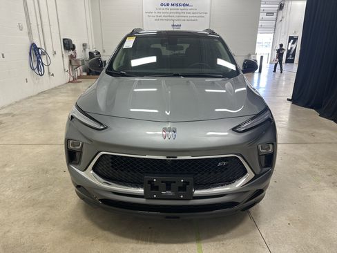 Used 2025 Buick Encore GX Sport Touring w/ Advanced Technology Package image 3