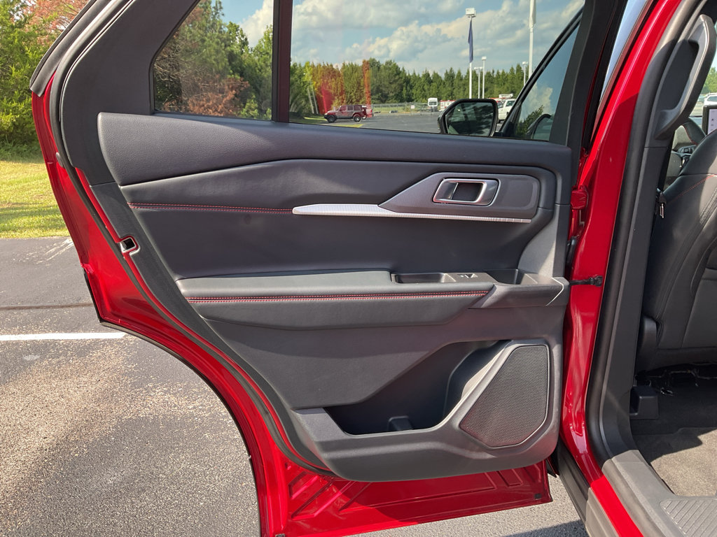 New 2026 Ford Explorer ST-Line w/ ST-Line Street Pack RWD image 11