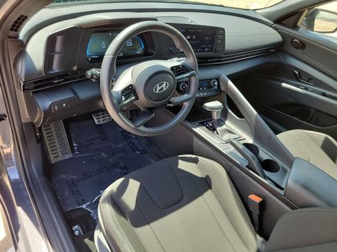 Used 2025 Hyundai Elantra Sport FWD image 14