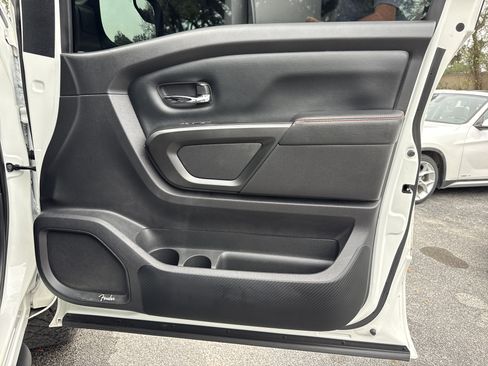 Used 2021 Nissan Titan PRO-4X w/ Pro-4x Convenience Package image 28