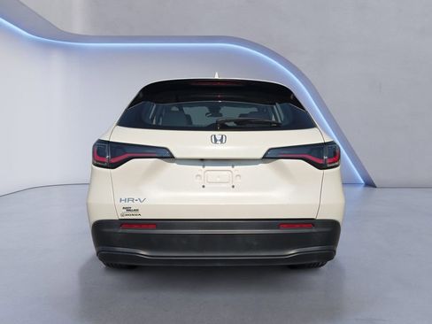 Certified 2024 Honda HR-V LX image 4