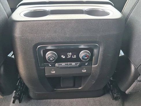 Used 2024 Chevrolet Tahoe Premier RWD image 17