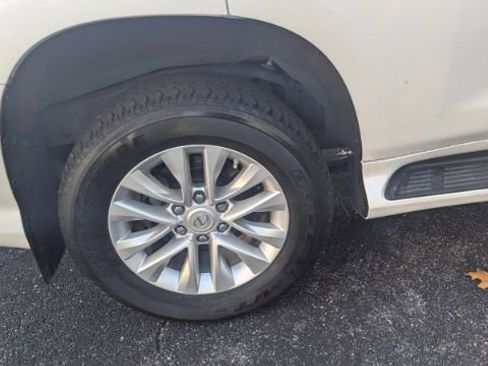 Used 2022 Lexus GX 460 image 12