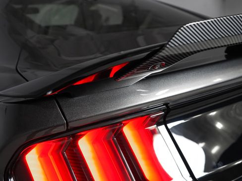Used 2018 Ford Mustang GT Premium w/ Black Accent Package RWD image 38