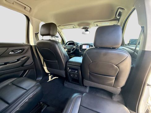 Used 2020 Chevrolet Traverse RS FWD image 30