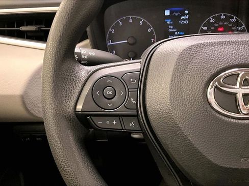 Used 2025 Toyota Corolla LE FWD image 17