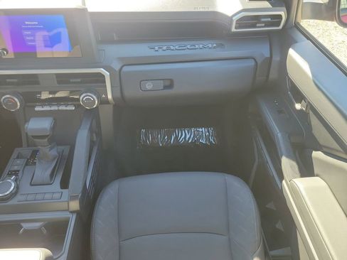 Used 2025 Toyota Tacoma SR image 12