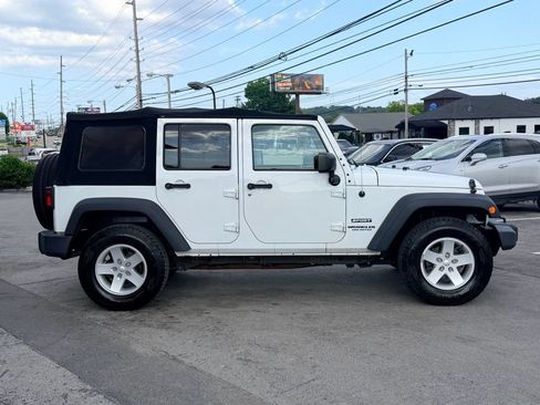 Used 2017 Jeep Wrangler Unlimited Sport w/ Quick Order Package 24S AWD/4WD image 7