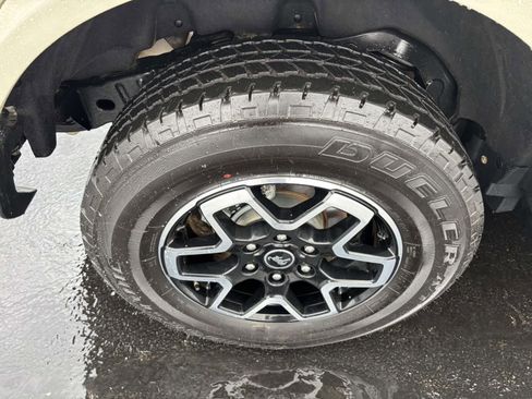 Used 2025 Ford Bronco Outer Banks image 12