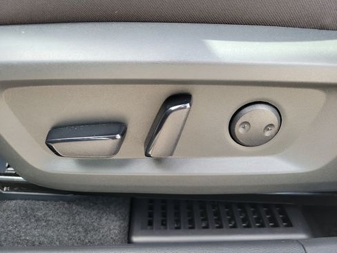 Certified 2023 Nissan Rogue SV FWD image 16