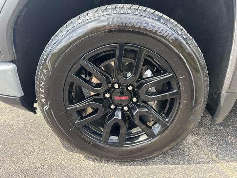 Used 2024 GMC Sierra 1500 Elevation AWD/4WD image 3