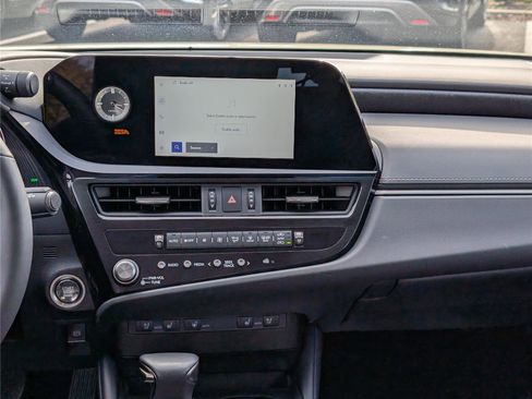 Certified 2024 Lexus ES 350 w/ Premium Package image 17