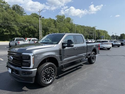 New 2026 Ford F250 4x4 Crew Cab Super Duty image 3