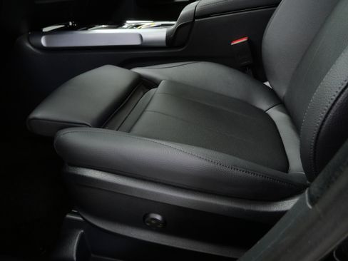 Certified 2026 Mercedes-Benz GLB 250 4MATIC image 18