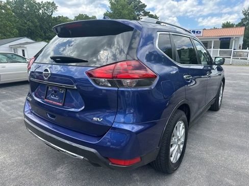 Used 2018 Nissan Rogue SV w/ Premium Package FWD image 7