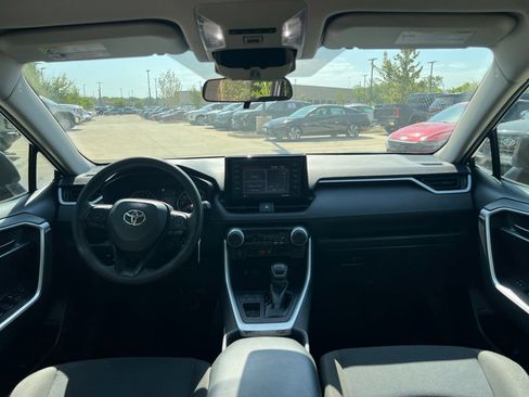 Used 2022 Toyota RAV4 LE FWD image 19