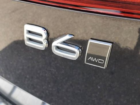 Certified 2022 Volvo XC60 B6 Inscription w/ Protection Package Premier image 8