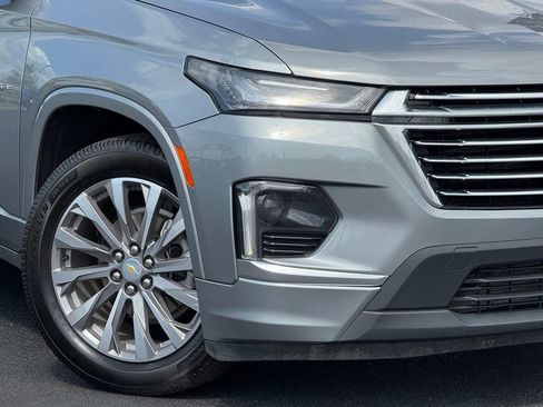 Used 2023 Chevrolet Traverse Premier FWD image 13
