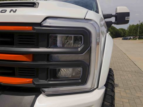 Used 2023 Ford F250 Lariat w/ Lariat Ultimate Package AWD/4WD image 11
