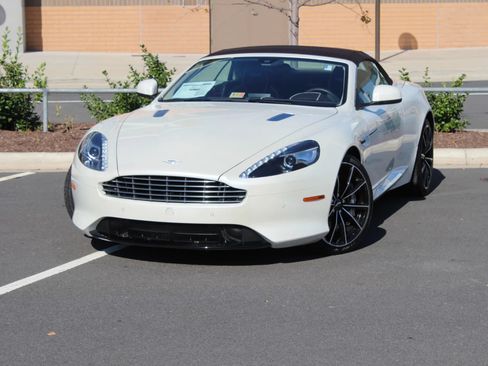 Used 2016 Aston Martin DB9 GT RWD image 16