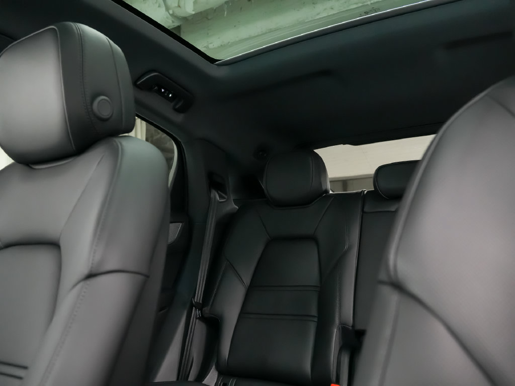 Certified 2026 Porsche Cayenne Coupe AWD/4WD image 35
