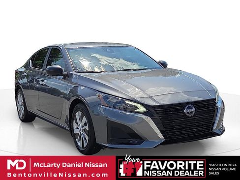 Used 2024 Nissan Altima 2.5 S image 1