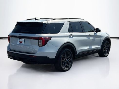 Used 2026 Ford Explorer ST-Line w/ ST-Line Street Pack AWD/4WD image 5