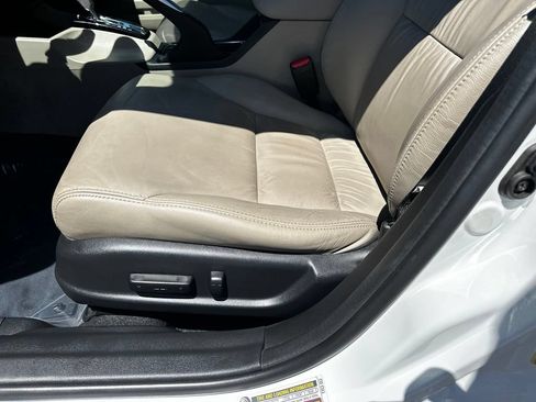 Used 2015 Honda Civic EX-L image 23