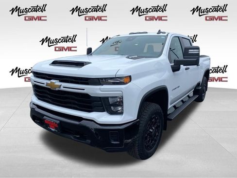 Used 2024 Chevrolet Silverado 2500 Custom w/ Custom Convenience Package AWD/4WD image 3