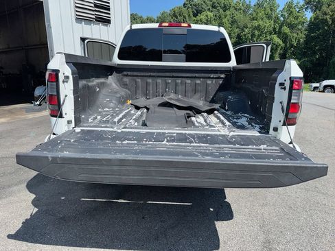 Used 2025 Nissan Frontier SV AWD/4WD image 35
