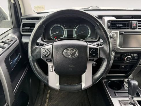 Used 2016 Toyota 4Runner SR5 AWD/4WD image 12